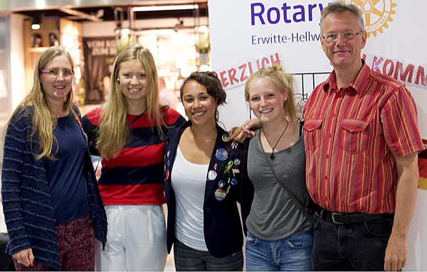 Ariana-(Host-Fam-1)